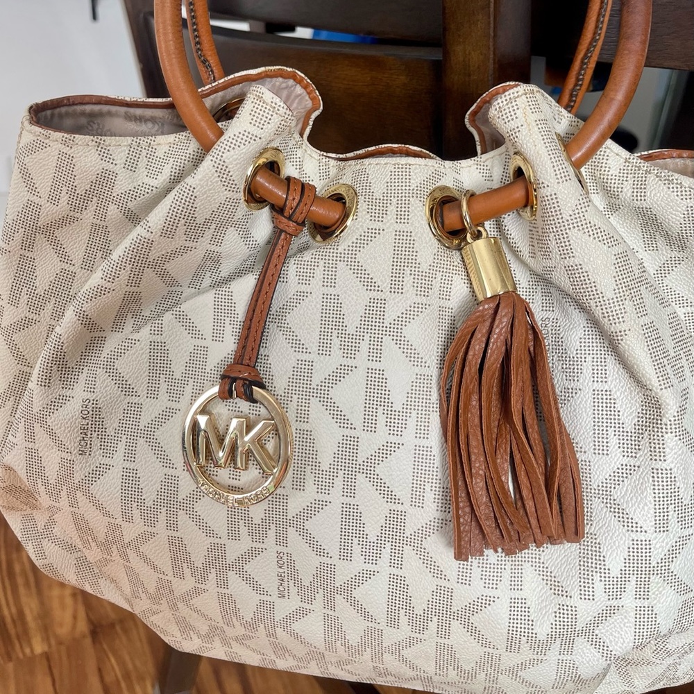 Michael Kors White/ Tan Scrunch Shoulder Bag